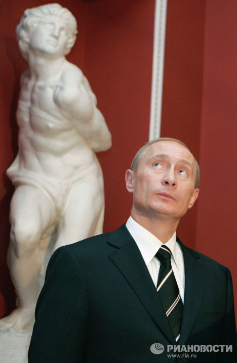 Le 7 octobre, Vladimir Poutine souffle ses 60 bougies. Il s'agit de son neuvième anniversaire fêté au poste présidentiel et du treizième célébré au pouvoir si l'on compte le temps passé au poste du premier ministre depuis 1999. 